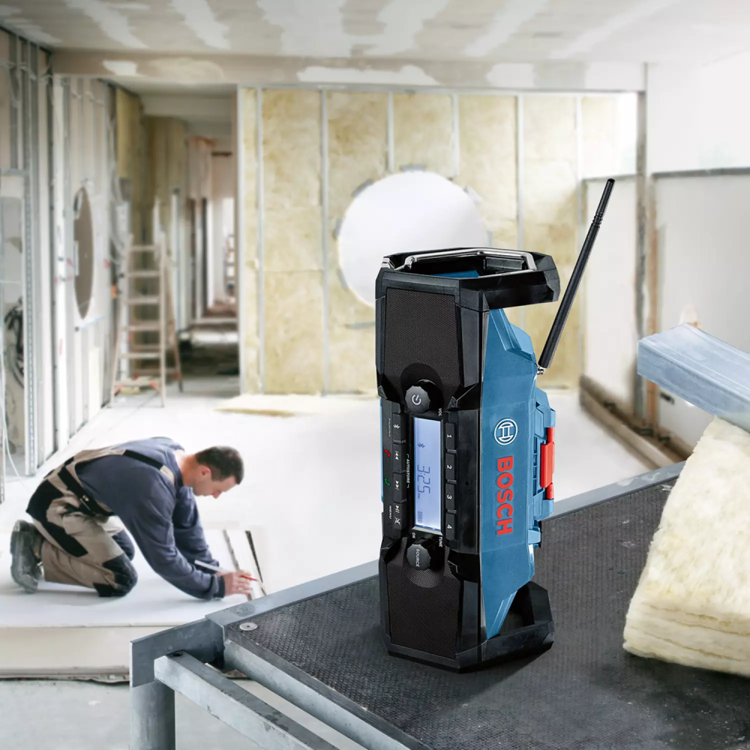 Bosch GPB 18V-2 C 18V Li-ion Radio de chantier avec batterie - FM, Bluetooth, AUX - fonctionne sur secteur et batterie-image