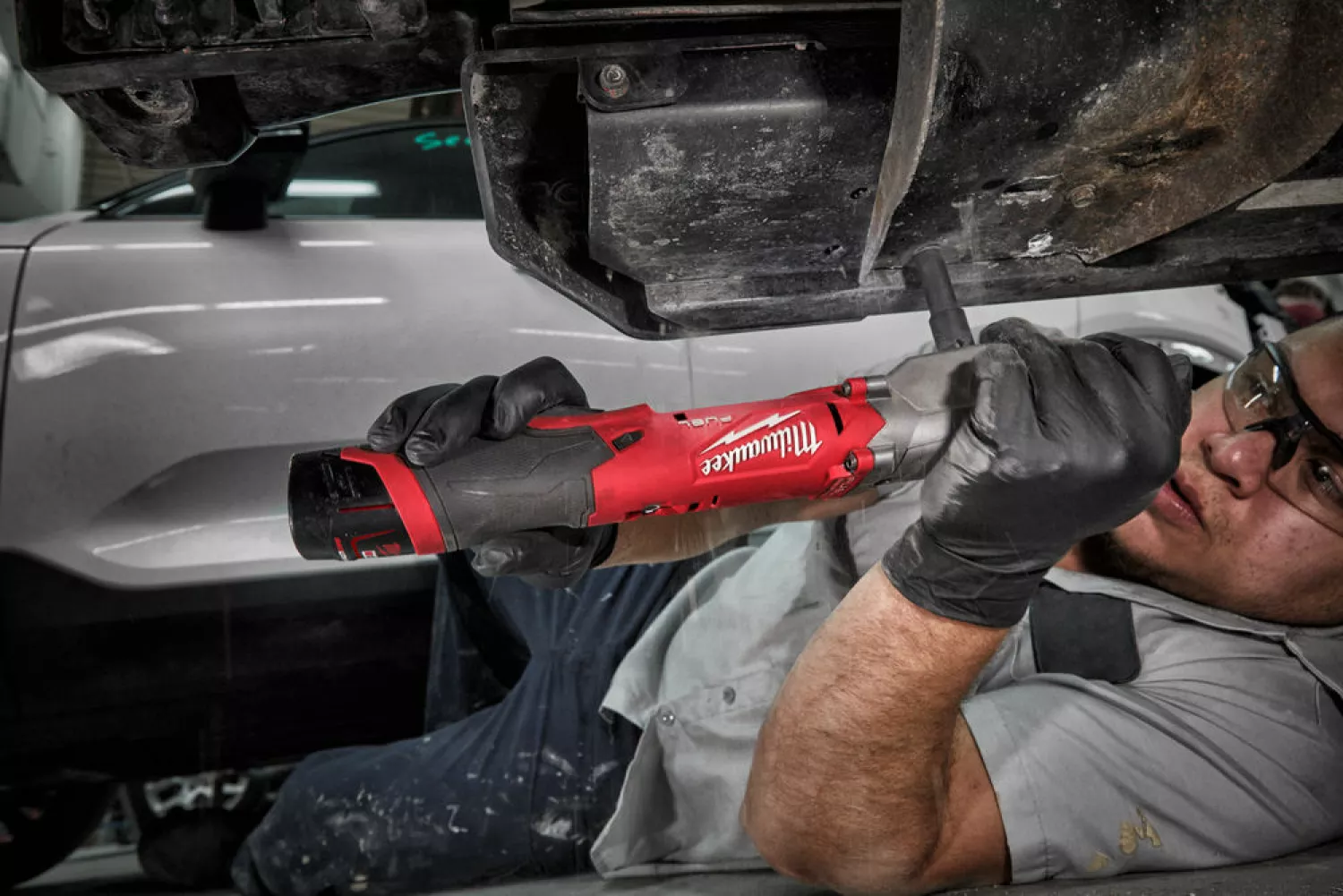 Milwaukee M12 FRAIWF12-0 12V Li-ion accu Slagmoersleutel met frictiering body - 1/2" - 270Nm-image