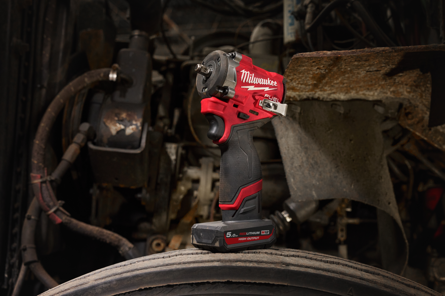 Milwaukee M12 FCIWF12G3-502X ensemble de visseuse à choc à batterie Li-ion 12V (2x batterie 5.0Ah) dans coffret HD - 745Nm - 1/2" - sans balais-image