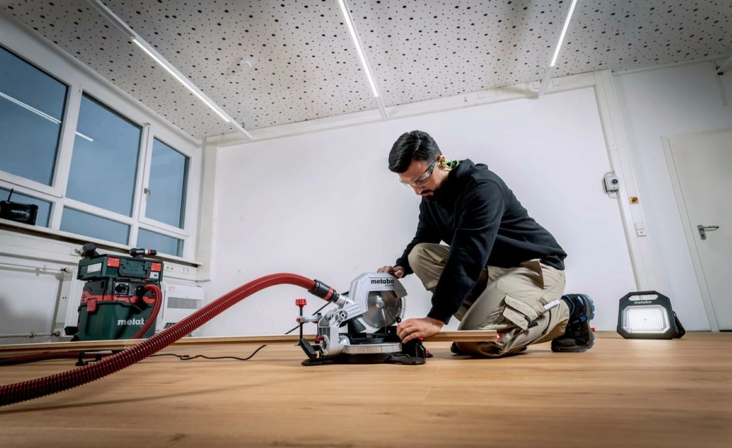 Metabo KGS 216 M Scie à onglet - 1500W - 216 x 30mm - Poignée Quick - avec support KSU 251-image