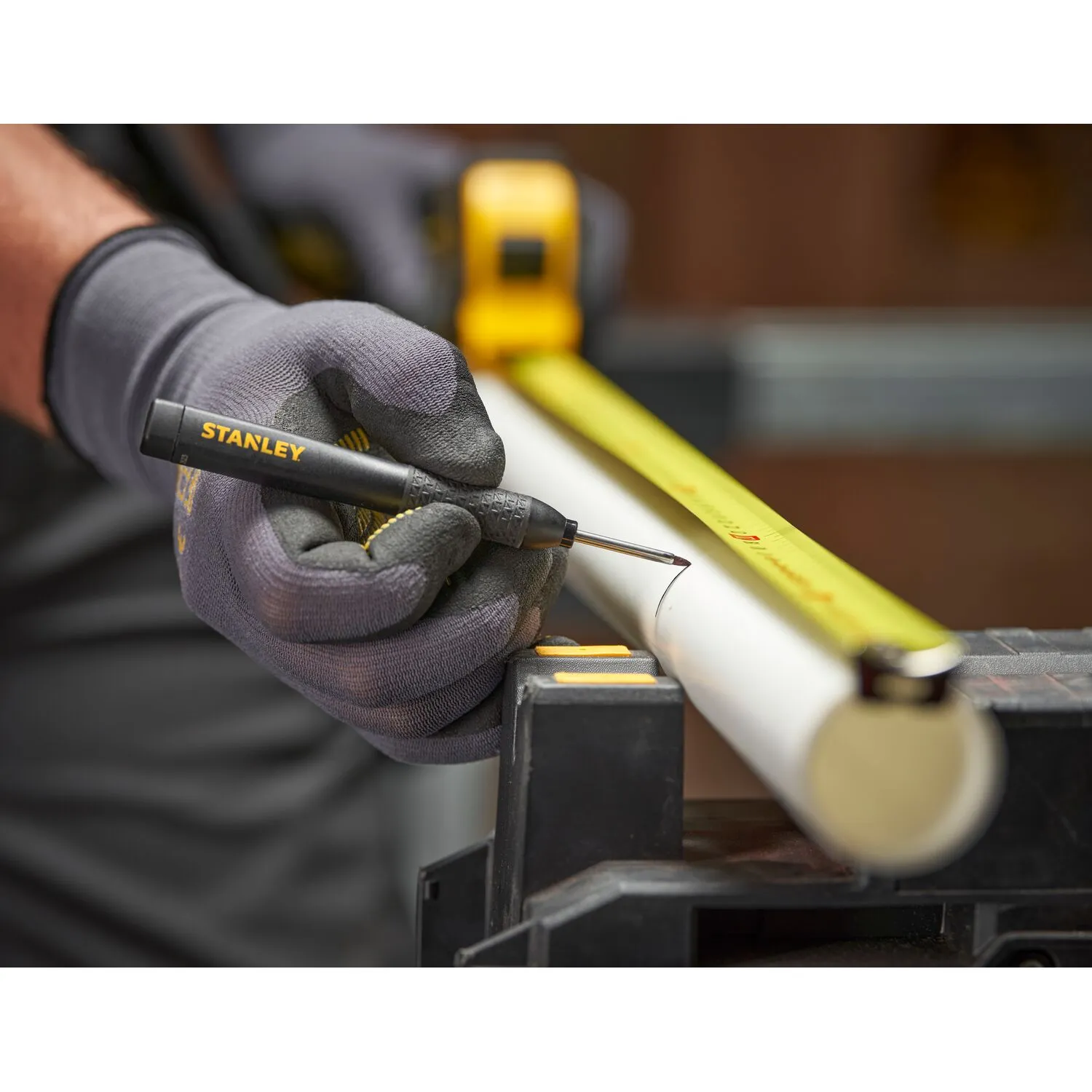 Stanley STHT47003-0 Markeerstift voor diep bereik met holster - Zwart