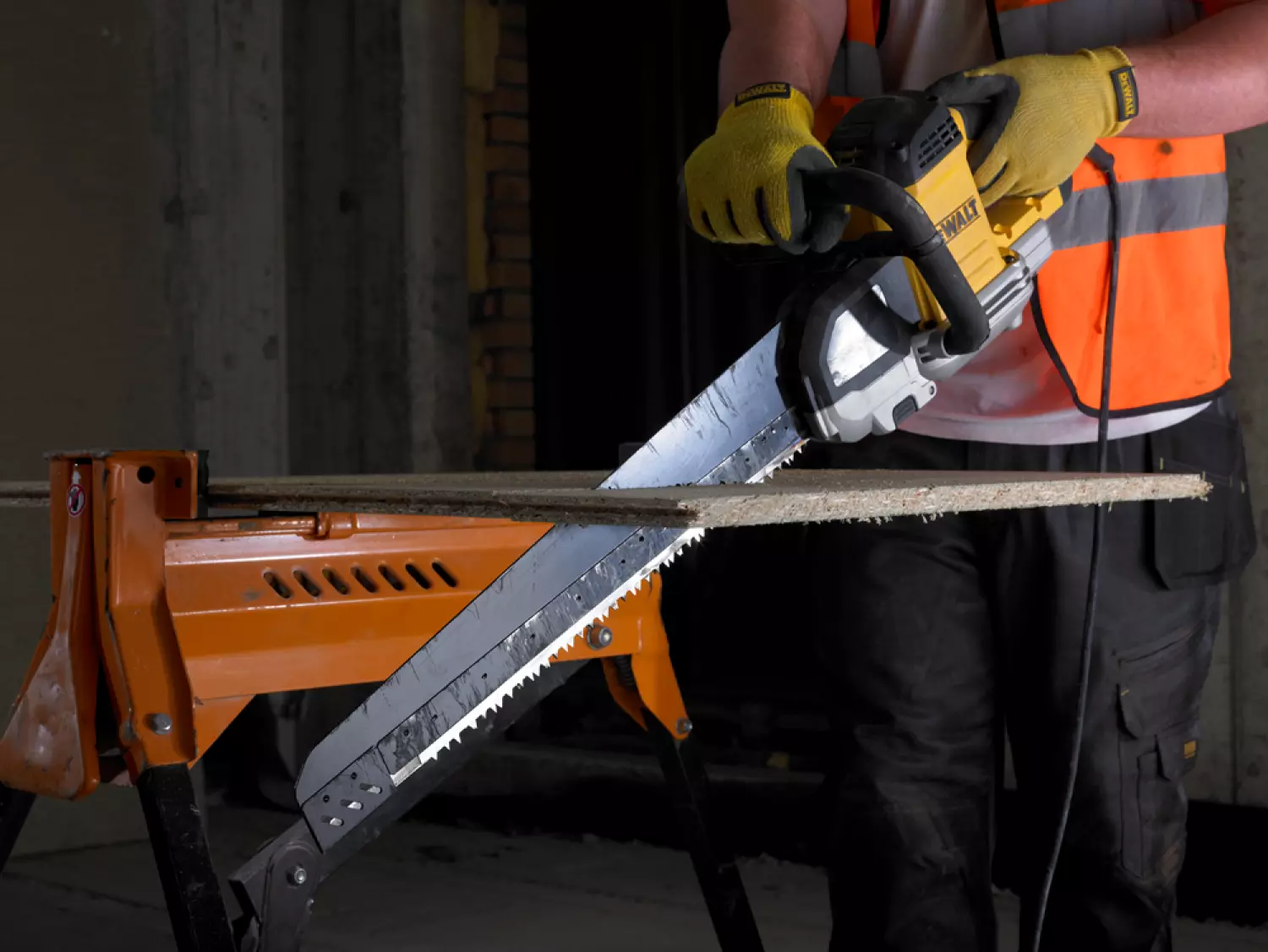 DeWALT DWE399 Alligatorzaag - 1700W - 430mm-image