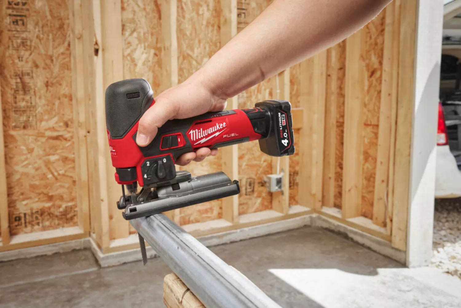 Milwaukee M12 FJS-422X 12V Li-ion accu decoupeerzaag set (1x 4.0Ah + 2.0Ah accu) in HD Box-image
