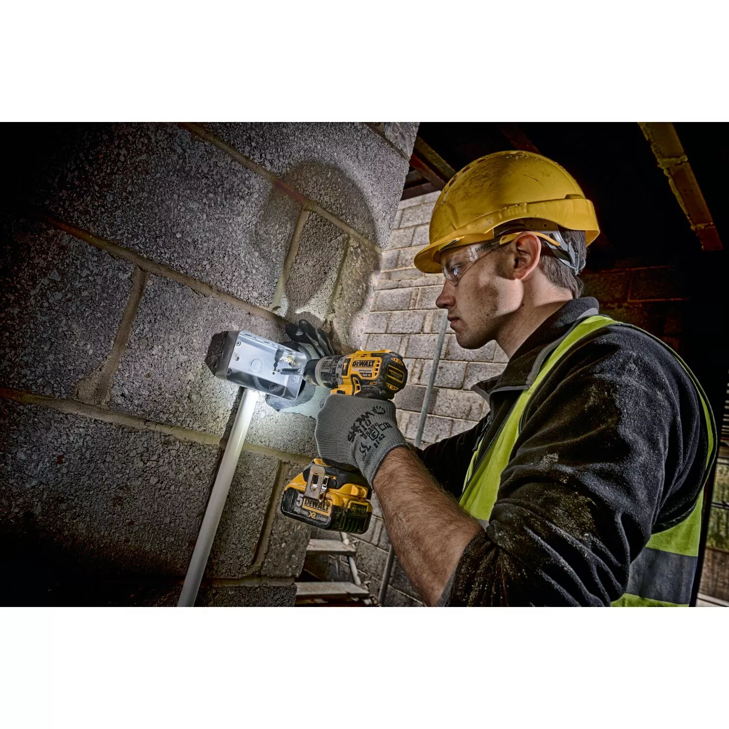 DeWALT DCN796P1 Perceuse visseuse à percussion 18V Li-Ion (1x batterie 5.0Ah) dans coffret - moteur BL-image