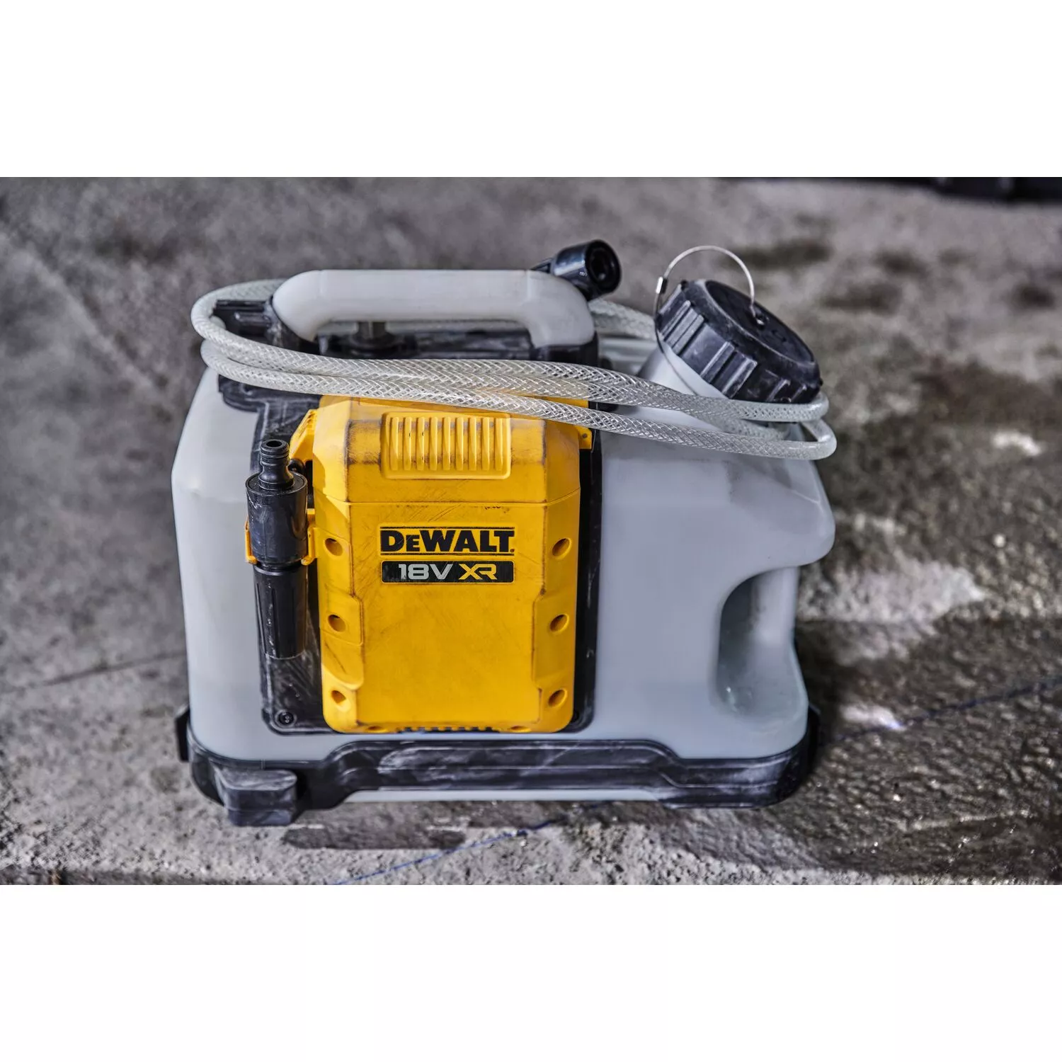 DeWALT DCE6820N 18V Li-ion accu waterpomp - 15L-image