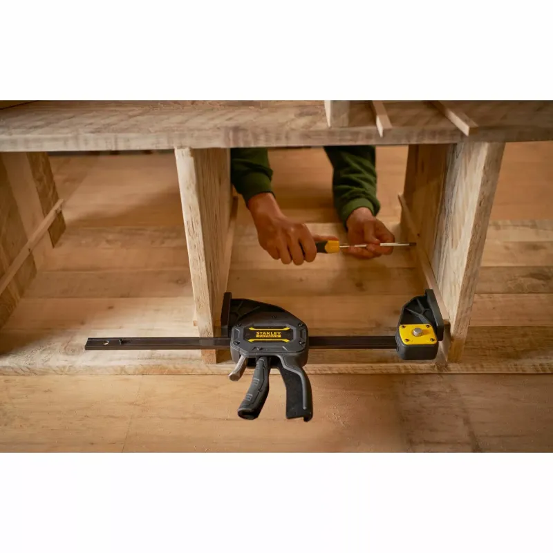 Serre Joint Wolfcraft Stanley Fmht0-83239 Serre-Joint Haute Puissance 300 Mm Gamme FatMax - Travaux De Précision - Rainure En V Pour Maintien Des Tubes - Rail En Acier Serre Joint Irwin